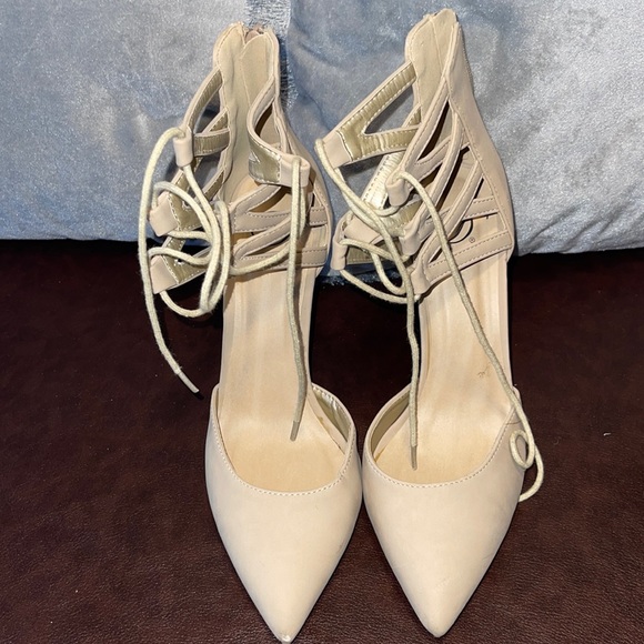 Joyce Lessie pointy heels. Size 8. Color: Cream. Worn once NO Box! - Picture 1 of 4